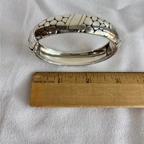 Brighton Pebble (2) Slim Hinged Bangles - Picture 7 of 7